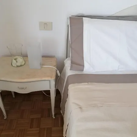 Intero Sul Mare Passeggiata فياريجيو