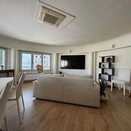 아파트 Intero Sul Mare Passeggiata 비아레지오