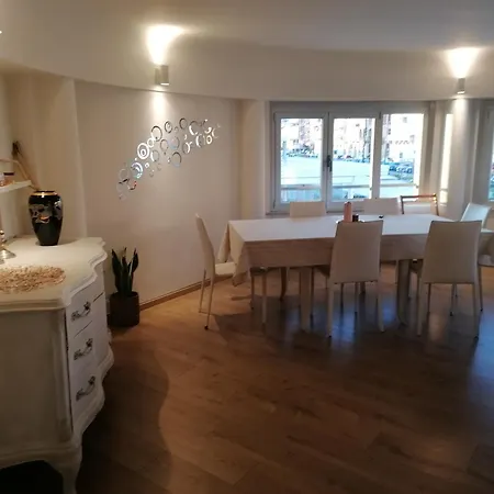 아파트 Intero Sul Mare Passeggiata 비아레지오