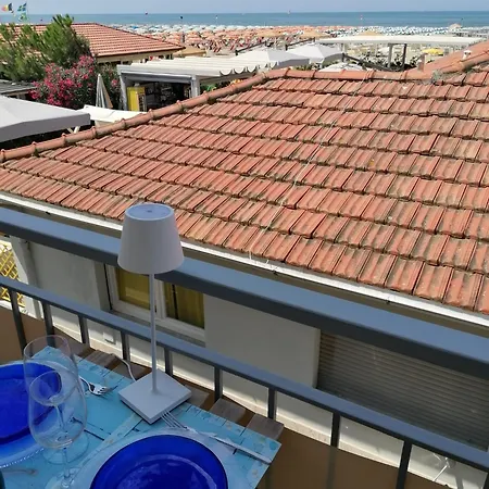 Intero Sul Mare Passeggiata Viareggio