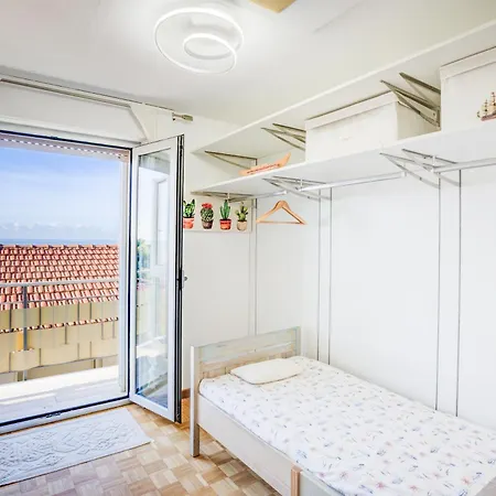 Intero Sul Mare Passeggiata Apartment *