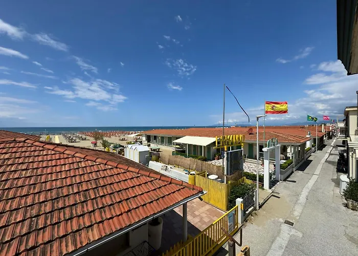 Intero Sul Mare Passeggiata * В'яреджо