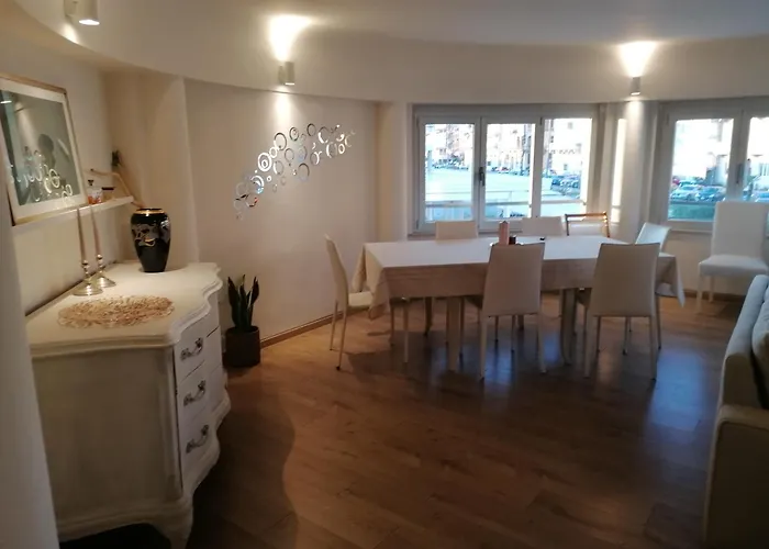 Apartment Intero Sul Mare Passeggiata Viareggio