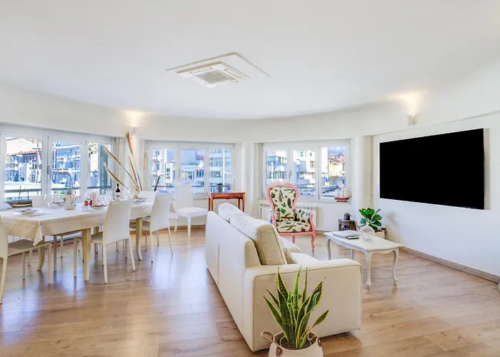 Intero Sul Mare Passeggiata В'яреджо