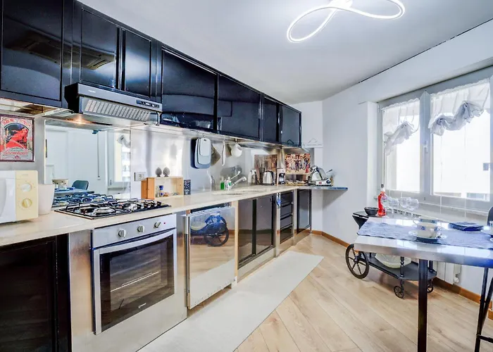 Intero Sul Mare Passeggiata Apartment *