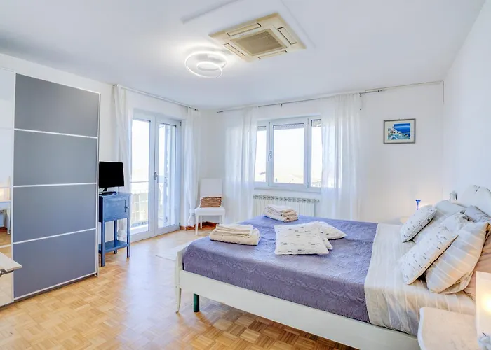 Intero Sul Mare Passeggiata Βιαρέτζιο